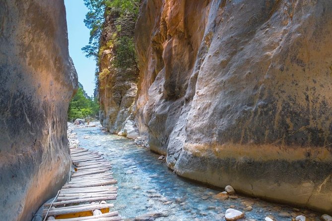 Full-Day Beginner's Hiking Route Tour to Samaria Gorge - Who this tour suits, and who should be careful