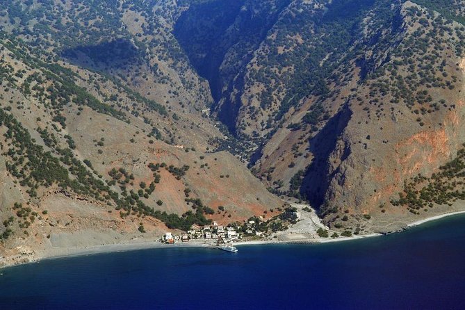 Full Day Tour Samaria Gorge From Rethymno - Pace, fitness, and terrain: who this tour suits best