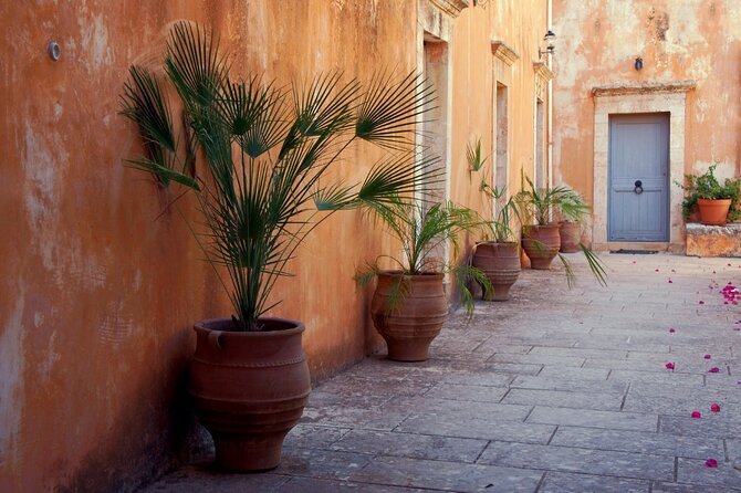 Full-Day West Crete Tour: Chania & Rethymnon Old Town and Kournas Lake - Kournas Lake: The Nature Stop, Plus Optional Pedal Boats