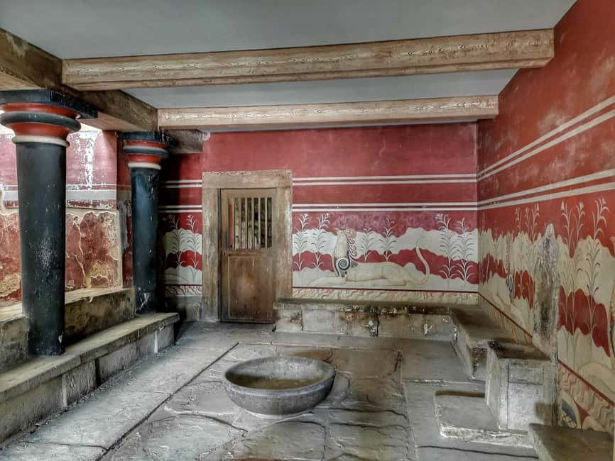 Guided tour of Knossos Palace in Spanish - Entering Knossos with the skip-the-line advantage