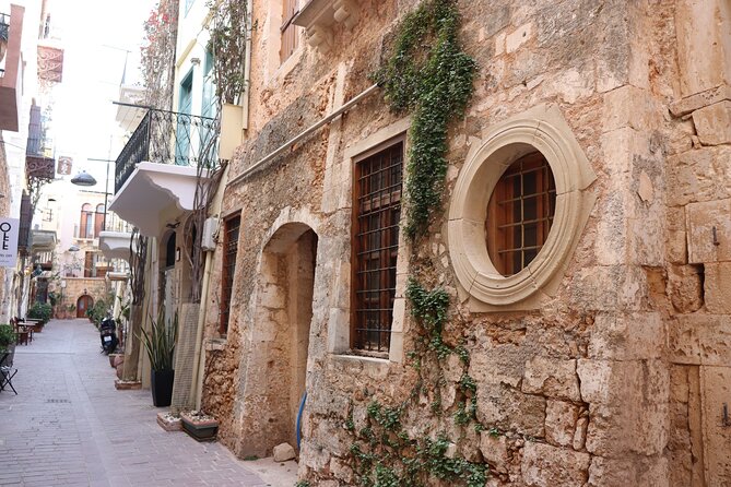 Guided Walking Tour in Chania - Stop 1: Skalidakis Cretan Knives and the Point of Craft Shops