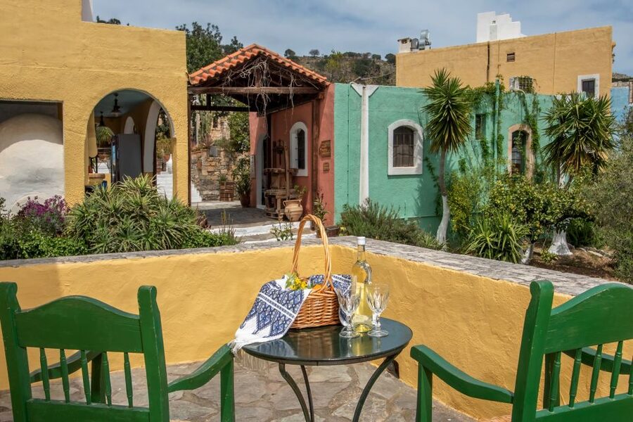 Heraklion: Cretan Cooking Lesson with Lunch in Arolithos - Arolithos is more than a cooking class in Heraklion