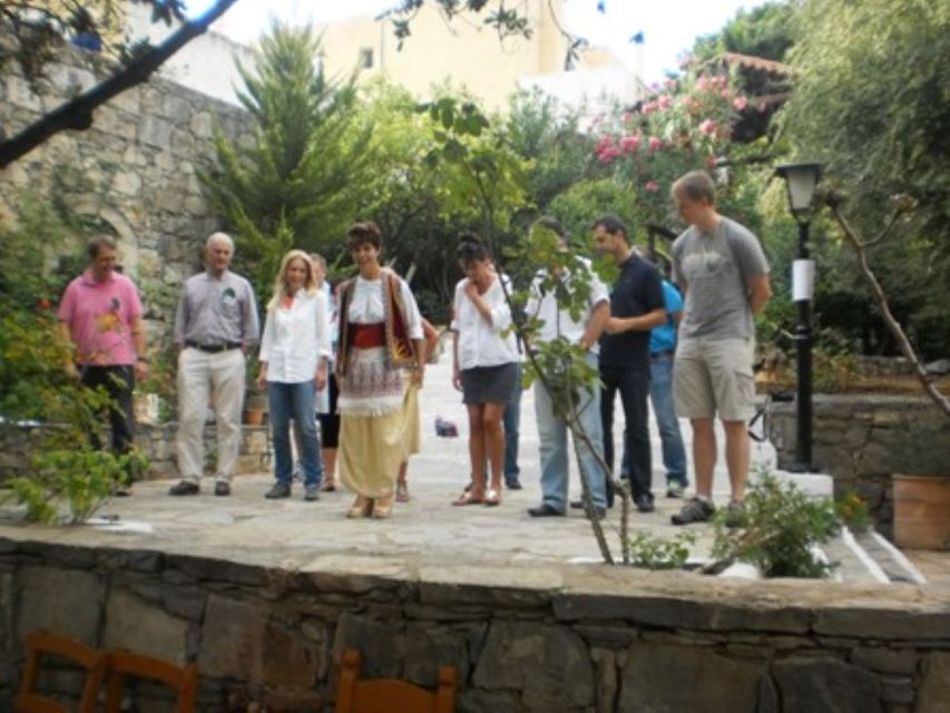 Heraklion Crete: Cretan and Greek Dance Lesson at Arolithos - Key Things You’ll Notice at Arolithos