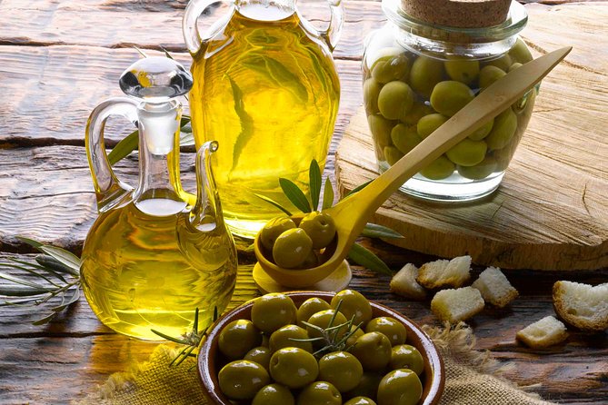 Heraklion Cultural Tasting Walking Tour - Cretan Delicacies - Stop 1: The Cretan Bakery, Coffee, and Kalitsounia That Sets the Tone