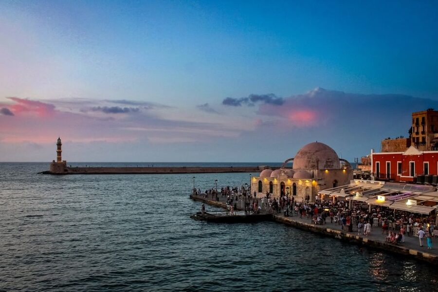 Heraklion:Day trip to Chania old Town,Kournas Lake& Rethymno - Who this tour suits best, and who should rethink it