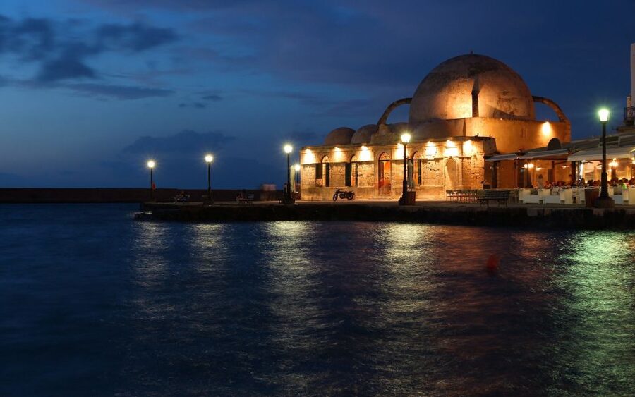 Heraklion:Day trip to Chania old Town,Kournas Lake& Rethymno - Lunch is on you, so plan your meal like a local