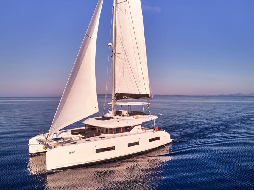 Heraklion: Dia Island Luxury Catamaran Cruise with Meal - On-board Mediterranean meal: Cretan flavors with practical options