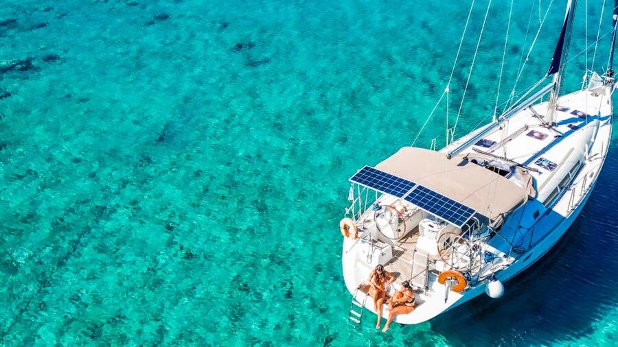 Heraklion: Dia Island Sailboat Cruise with Swimming and Meal - Sailing Back to Heraklion: Photos, Wind, and Sunset Timing
