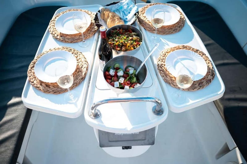 Heraklion: Dia Island Sunset Boat Tour with Dinner - Sunset on the return sail: the best seat on the sea