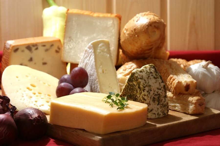 Heraklion: Food Tastings Walking Tour - Ending at Rocca a Mare Fortress, with your next steps already clearer