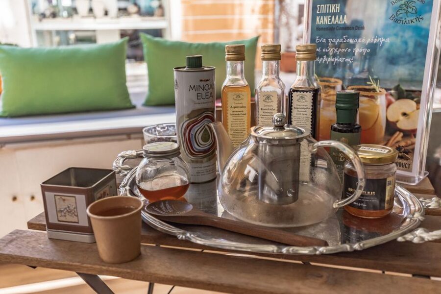 Heraklion: Gourmet Flavours Walking Tour - Heraklion Culture, Put Into Context by a Real Guide