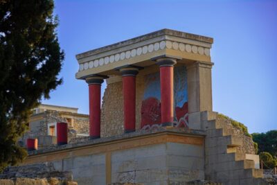 Heraklion Highlights: Knossos, Museum & Historic City Drive