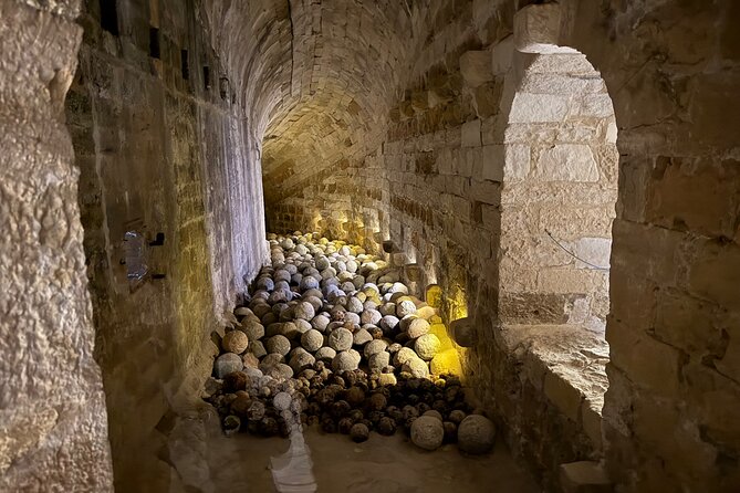 Heraklion Highlights: Knossos, Museum & Historic City Drive - Knossos at a Better Time, With Help Getting In