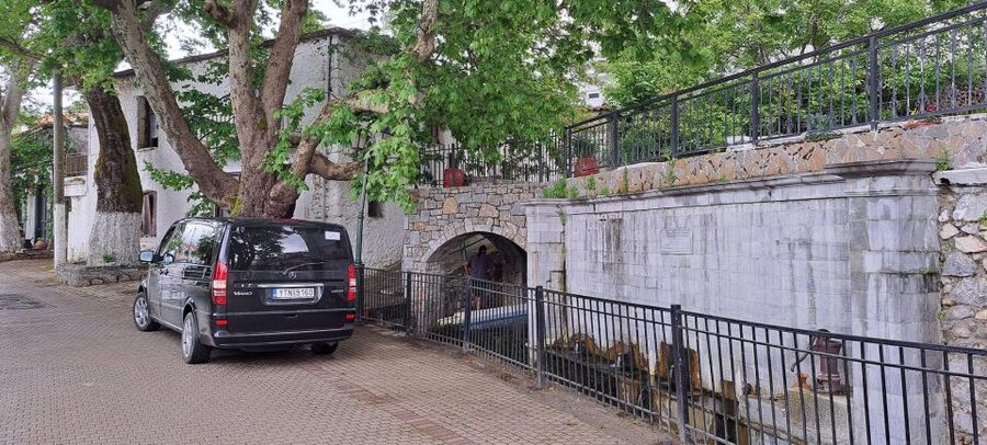 Heraklion: Knossos Palace, Zeus Cave & Oil Mill Private Tour - Zeus Cave closure and how it changes your day