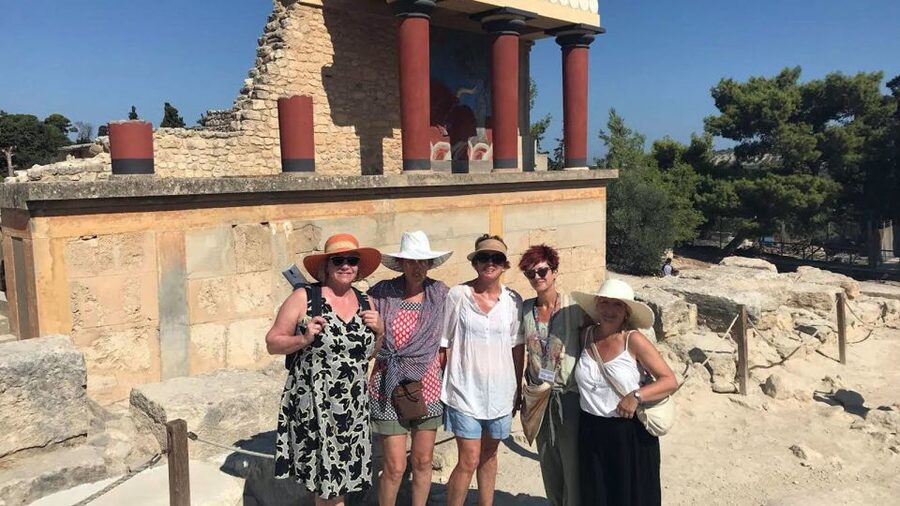 Heraklion: Knossos Private Guided Tour & Skip-the-Line Entry - Meeting your private licensed guide, Akrivi, and how the tour is paced