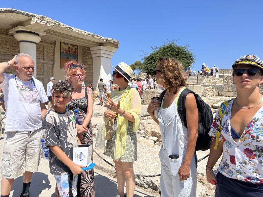 Heraklion: Knossos Private Guided Tour & Skip-the-Line Entry - Skip-the-line check-in at the Knossos ticket booths