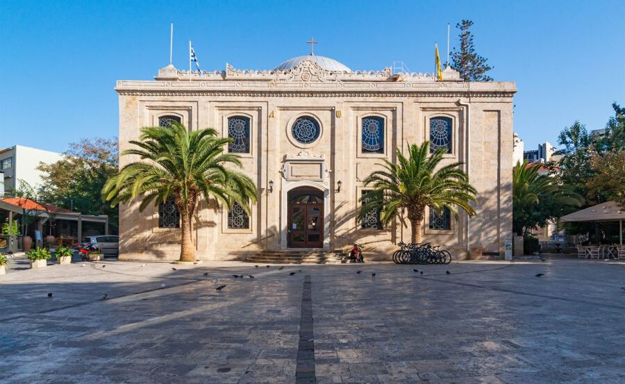 Heraklion: Mobile Self-Guided Audio Sightseeing Tour - Starting at Koules Fortress, the harbor-side launch point