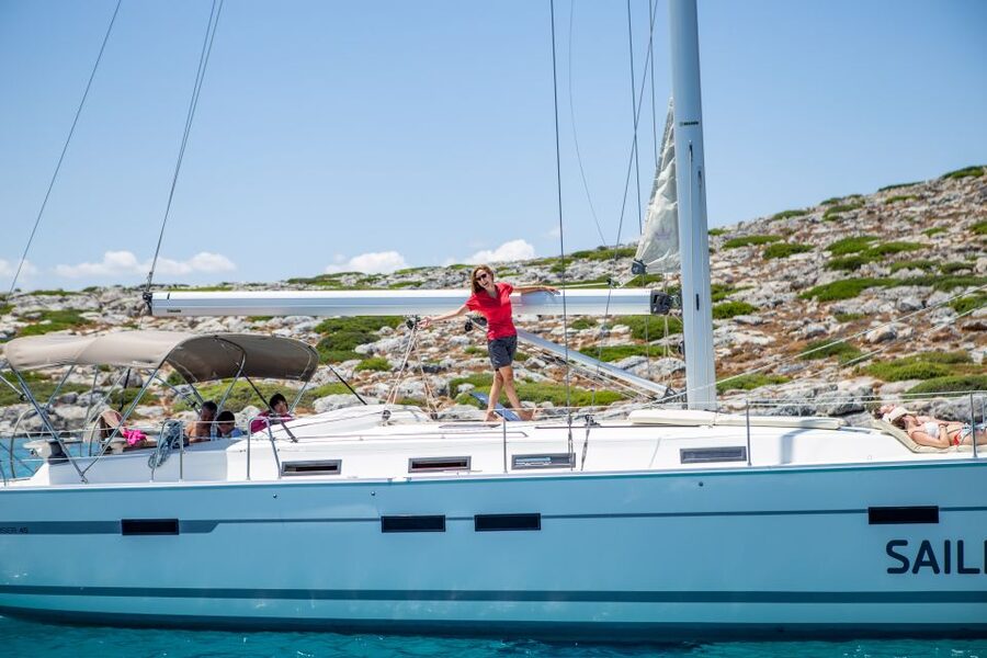 Heraklion: Private Full-Day Sailing Trip to Dia Island - The first sailing stretch: views, then the water breaks