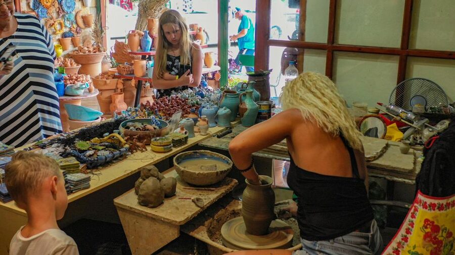 Heraklion: Rethymno and Western Crete Highlights Day Trip - Rethymno Old Town: Venetian Streets With Everyday Life