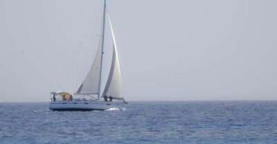 Sailing Cruise to Dia Island with Drinks and Meal