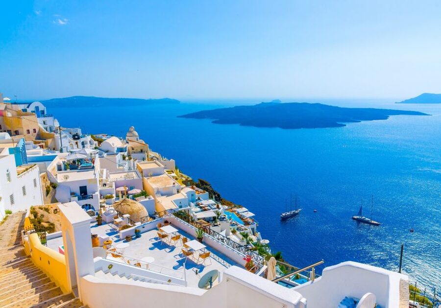 Heraklion: Santorini Day Trip with Boat Transfer & Oia Visit - The volcano cruise add-on: when it is worth the extra money