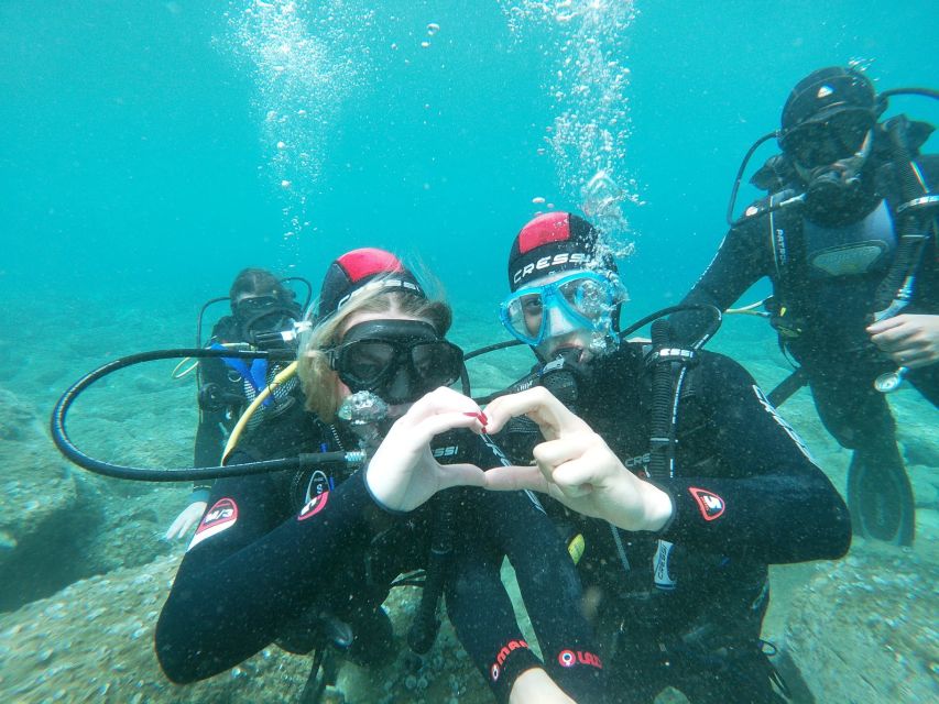 Heraklion: Scuba Diving Experience for Beginners _Beach - Instructor support and safety, including what you do before entering the water
