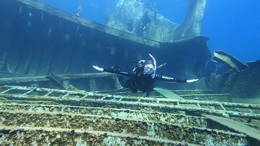 Heraklion: Scuba Diving trip for certified divers - Two underwater sessions: amphora cave and the Byron I cargo ship wreck