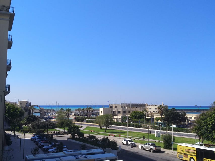Heraklion: Sightseeing Tour with Greek Meze - Walking Tour With Greek Meze: the payoff is how it connects the dots