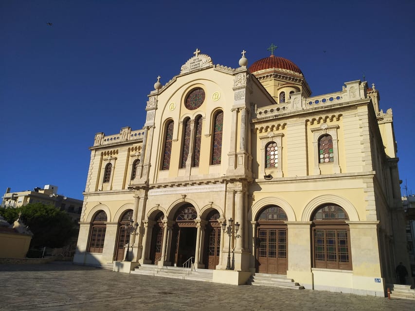 Heraklion: Sightseeing Tour with Greek Meze - Morosini Fountain: the coffee-and-chat pause in the middle of history