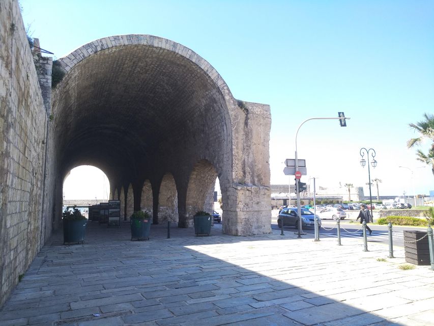 Heraklion: Walking city tour & Wine tasting - Entering Heraklion Through Wine, Not a Checklist