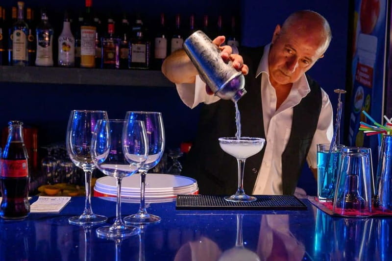 Hersonissos: Spectacular Dinner Show Ticket - The schedule that keeps your night moving, from aperitif to DJ party