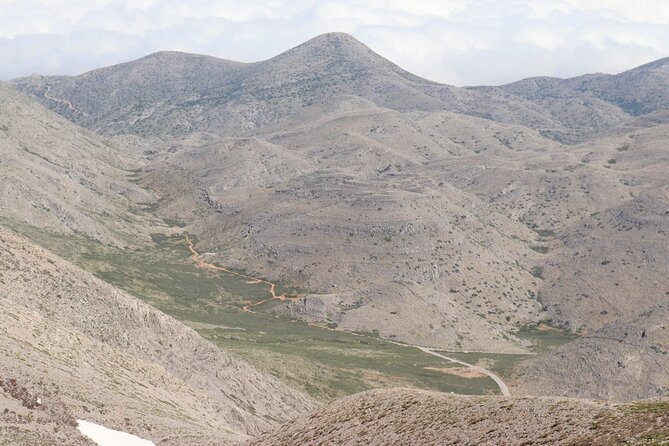 Hiking in Psiloritis Mountain (Ida Mt.) Crete - Stop 1: Psiloritis Mountain and the Summit Area Details