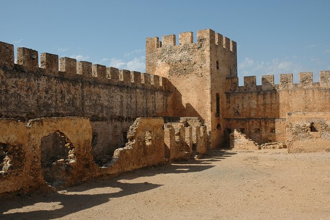 Imbros Gorge Hiking Day Trip with transportation - Frangokastello: the Venetian castle and why it feels dramatic