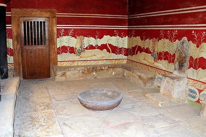 Knossos and Arch Museum of Heraklion (Guide+Transfer+Ticket) - A practical route through the museum galleries