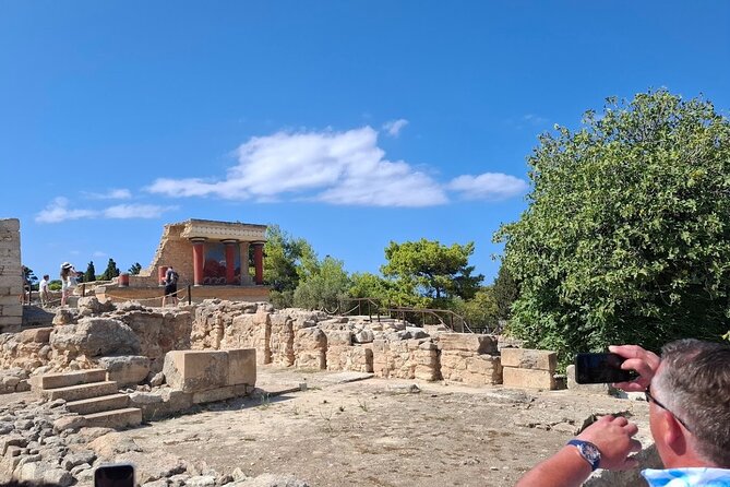 Knossos and Wine A Journey Through History and Flavors - Knossos Palace: myths, grandeur, and a self-guided pace that works