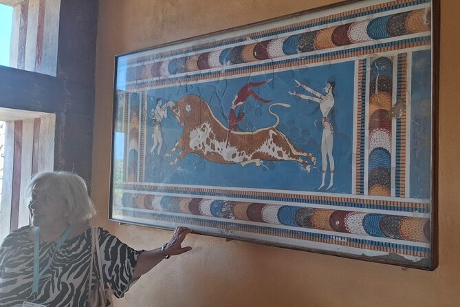 Knossos and Wine A Journey Through History and Flavors - Peza Lunch: village food, raki, and pairing that feels like Crete