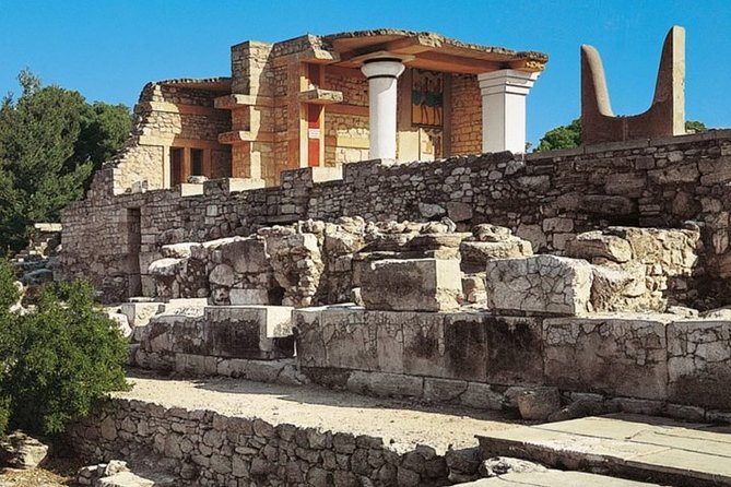 KNOSSOS & HERAKLION CRETE, day professional guided coach tour - Group size, pacing, and your comfort on a 7-hour day
