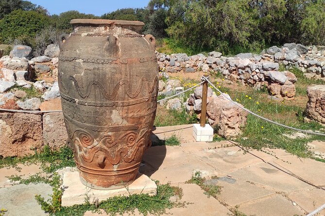 Knossos Palace and Heraklion City Guided Tour from Chania - The tour includes a Crete talk and Q and A hour, not just ruins
