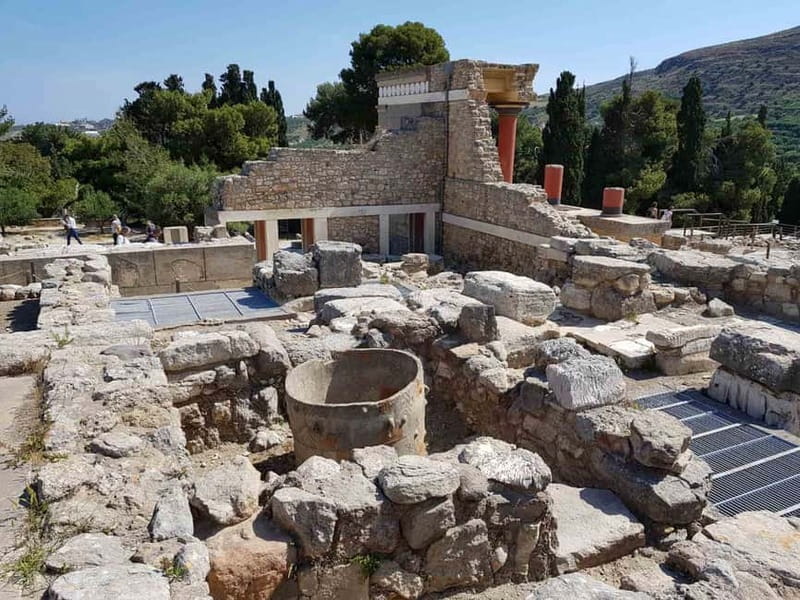 Knossos Palace and Pottery experience. Excursion Safari - Knossos Palace at a Human Pace