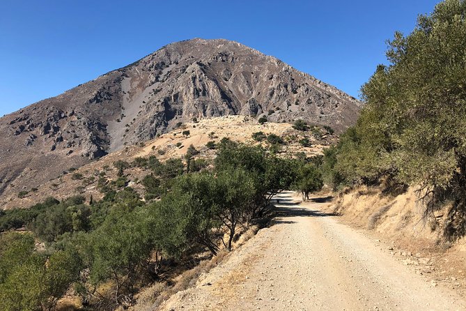 Knossos Palace and Pottery experience (Luxury Adventure) - Passing Heraklion and Agios Nikolaos, then arriving ready to look