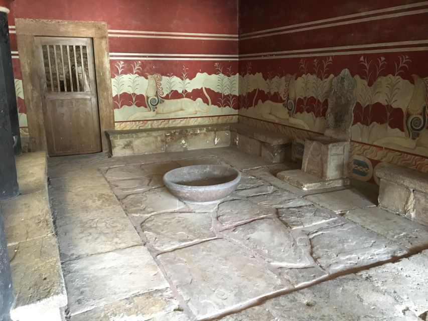 Knossos Palace & Archaeological Museum Private Tour - Your 1.5-hour guided walk through the Palace of Knossos