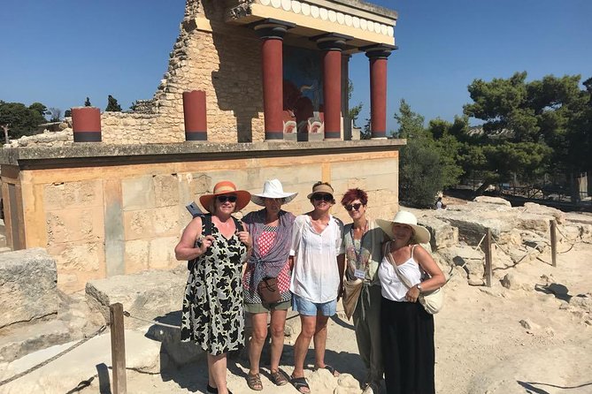 Knossos Palace Exclusive Tour (small group) - Small group dynamics: shade, crowd control, and asking better questions