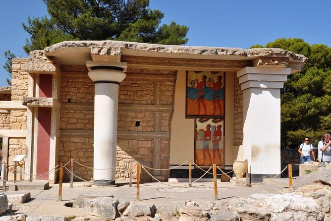 Knossos Palace guided tour - Heraklion City tour + market - Price and value: what the $37 booking does, and what costs extra