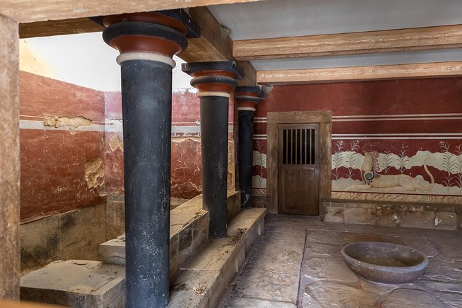 Knossos Palace Guided Walking Tour - Guide storytelling that keeps mythology and facts in the same room