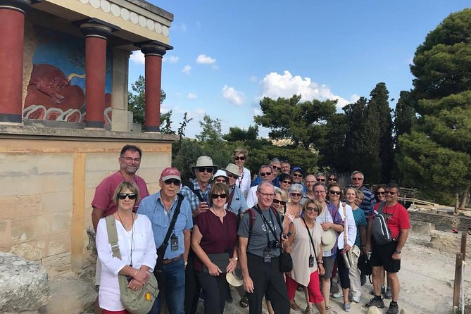 Knossos Palace Guided Walking Tour - The 90-minute route: Throne of Minos, fresco houses, and domestic quarters