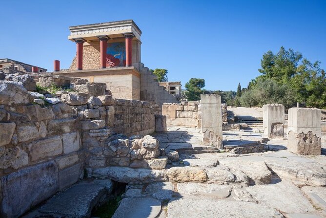 Knossos Palace, Olive Oil & Dia Island Sunset Cruise - Heraklion to Dia Island at sunset: the yacht part you will remember