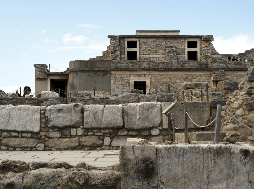 Knossos Palace Private Tour with Licensed Guide and Tickets - Practical tips that will actually help at Knossos
