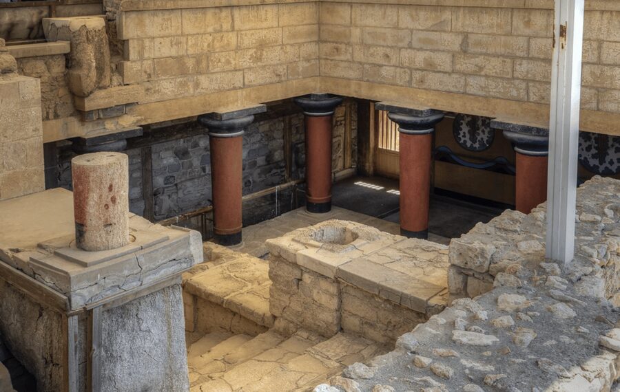 Knossos Palace Private Tour with Licensed Guide and Tickets - Who should book this Knossos private tour, and who might pass