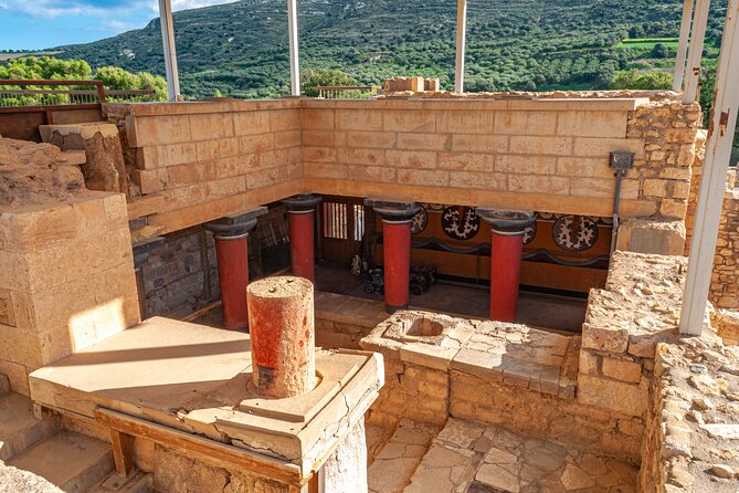 Knossos Palace Private Walking Tour - What Makes This Tour Worth $319.39 Per Group (Up to 15)
