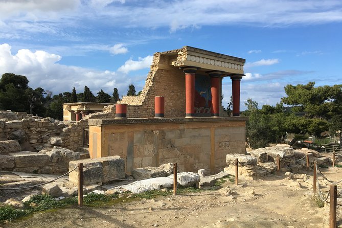 Knossos Palace Skip-the-Line Ticket & Private Guided Tour - Advanced Construction and the Challenge of Seeing Restored vs Original